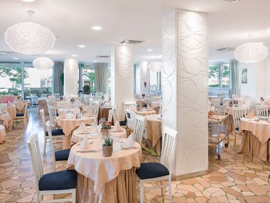 Acquisto-mobili-su-misura-per-hotel-riccione