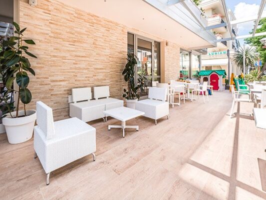 Acquisto-porte-per-suite-di-lusso-riccione