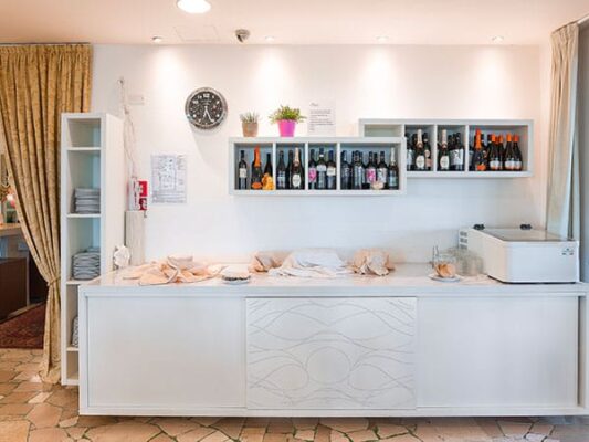 Arredamento-per-camere-hotel-di-lusso-rimini