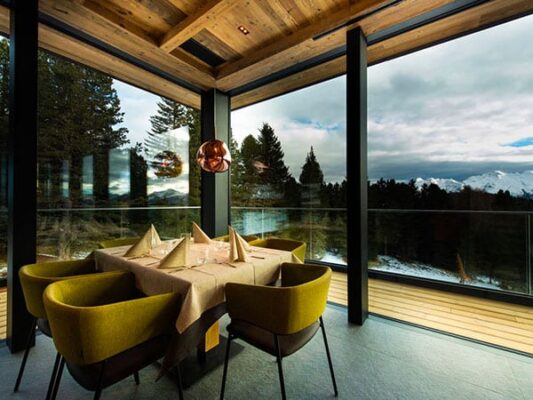 Installazione-di-arredo-per-ristorante-albergo-cesena