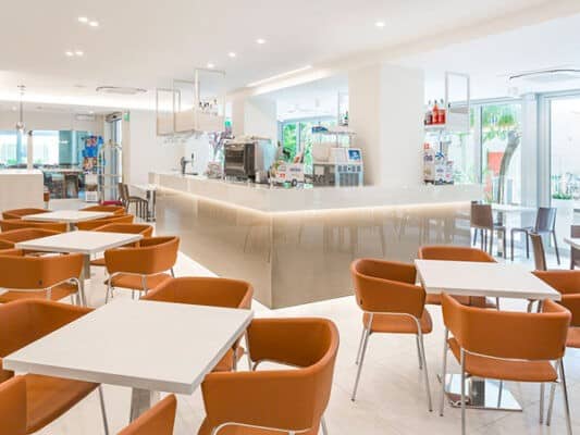 Progettazione-mobili-per-sala-hotel-rimini